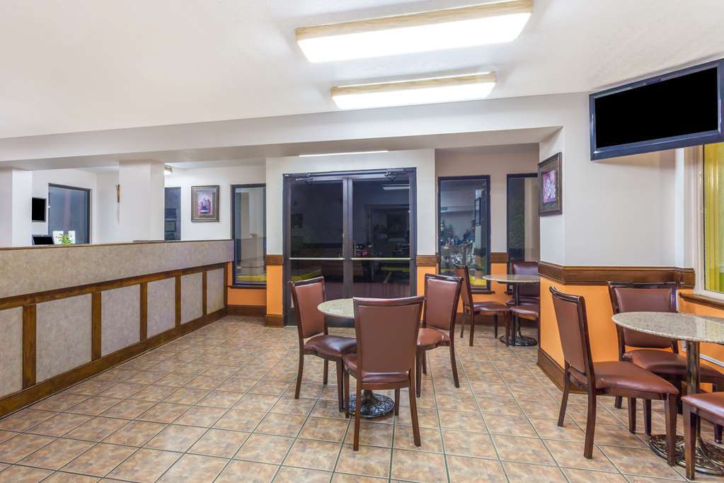 Super 8 By Wyndham Dandridge Hotel Facilities photo